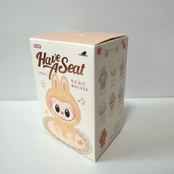 THE MONSTERS - Have a Seat Vinyl Plush - Dada Labubu - Picture 4 of 8